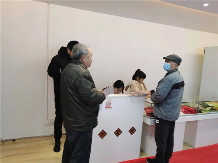 四川中青旅綿陽分社、綿陽市中旅假日旅行社、綿陽自來文化傳播有限公司24H自助售貨服務盛大開業(yè)